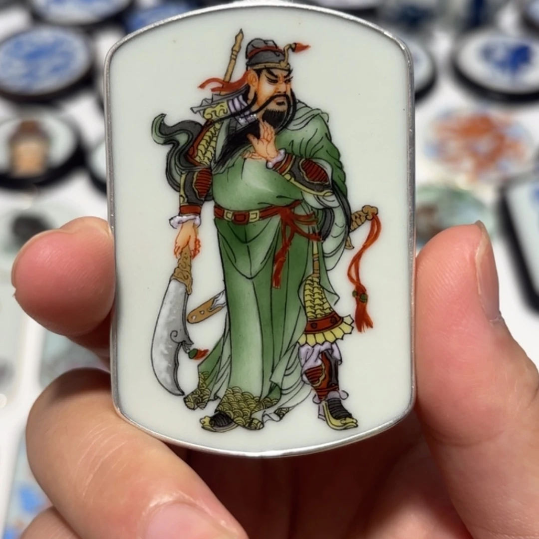 弘***家瓷片关公挂件一个