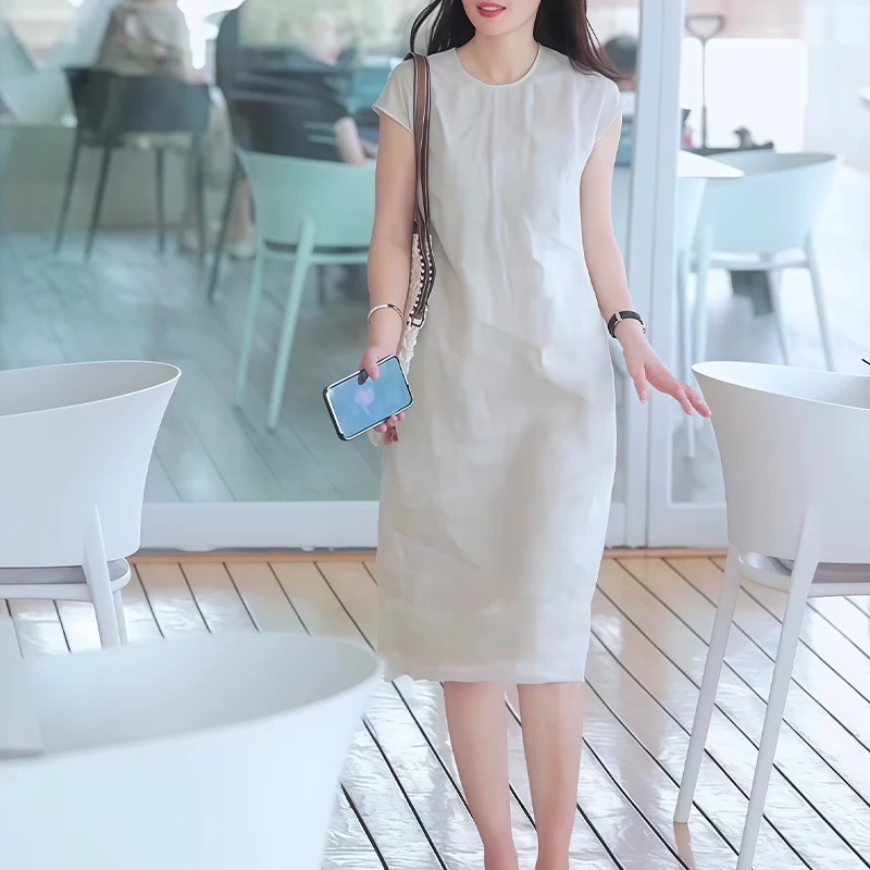 高级感宽松连衣裙女2025夏季新款时尚气质休闲舒适短袖圆领直筒裙