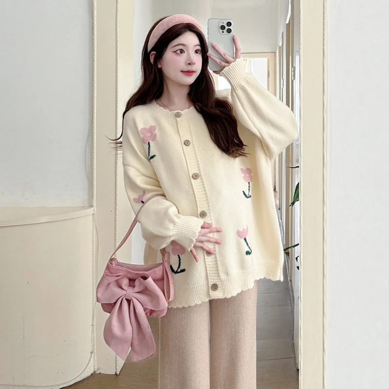 孕妇装2024新款时尚洋气花朵减龄慵懒休闲加厚开衫毛衣