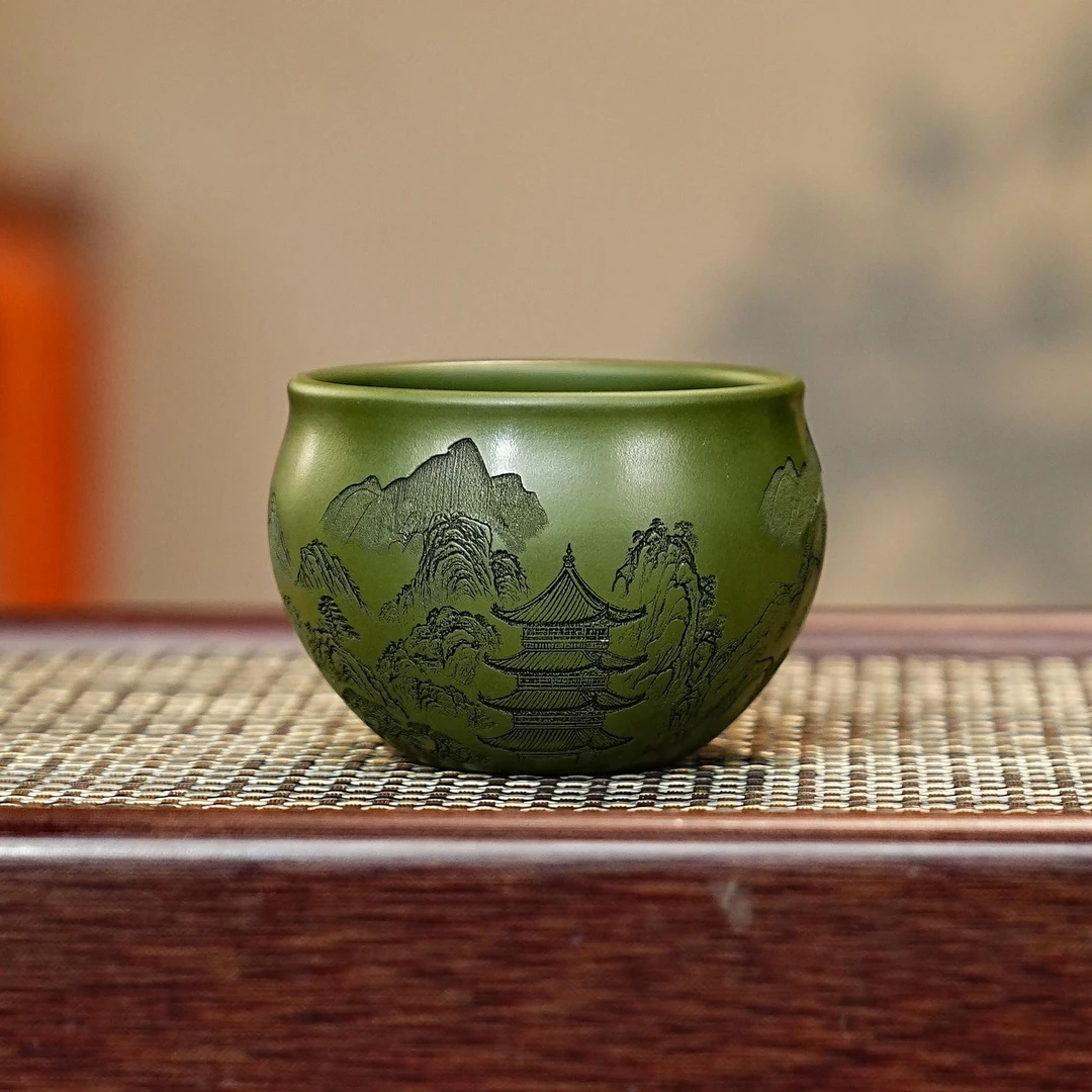宜兴紫砂茶具 原矿绿泥泥料刻绘山水楼阁紫砂主人杯品茗杯