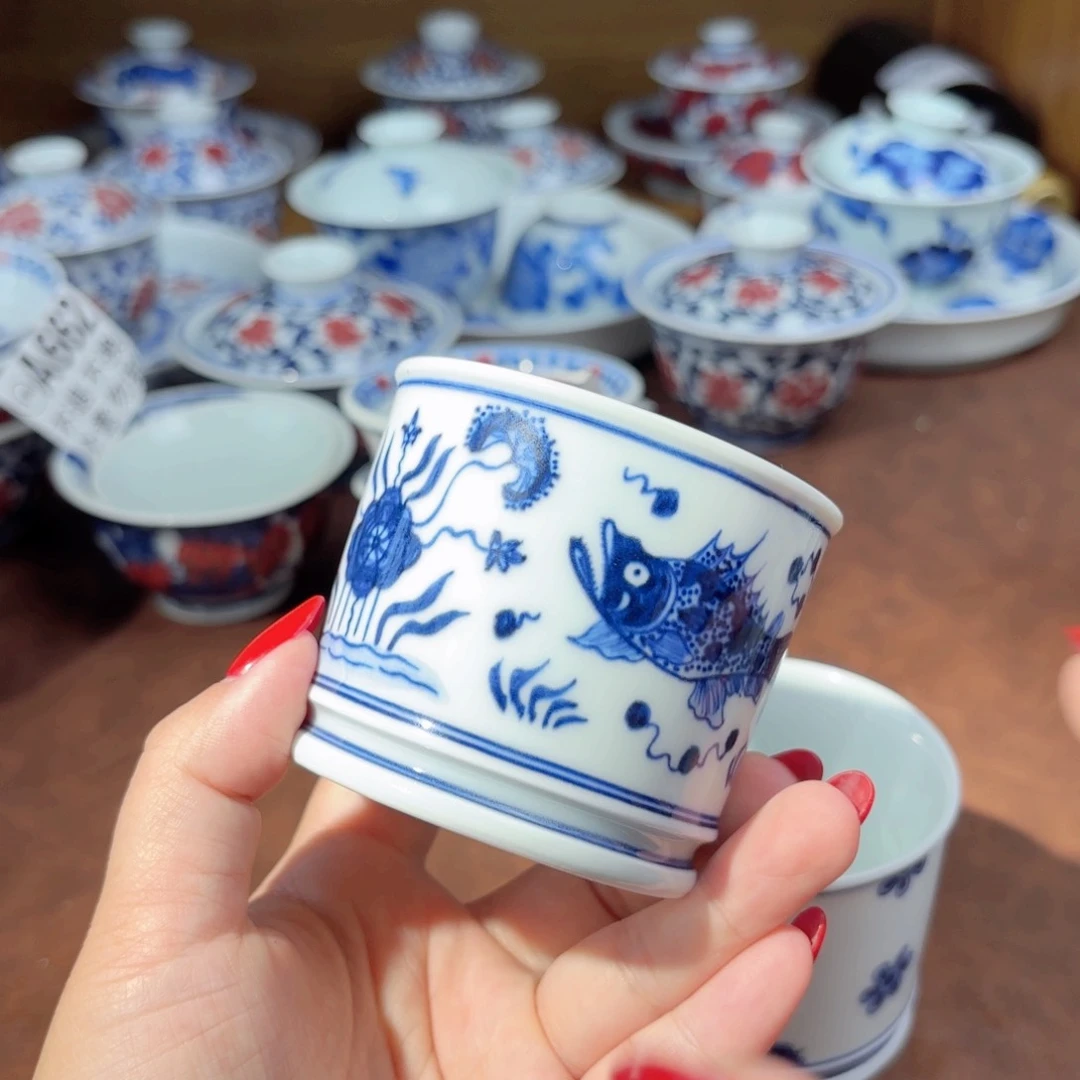 青花手绘鱼藻容天杯