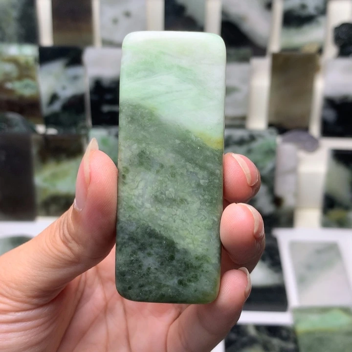 如***帅未镶嵌独山玉颈饰