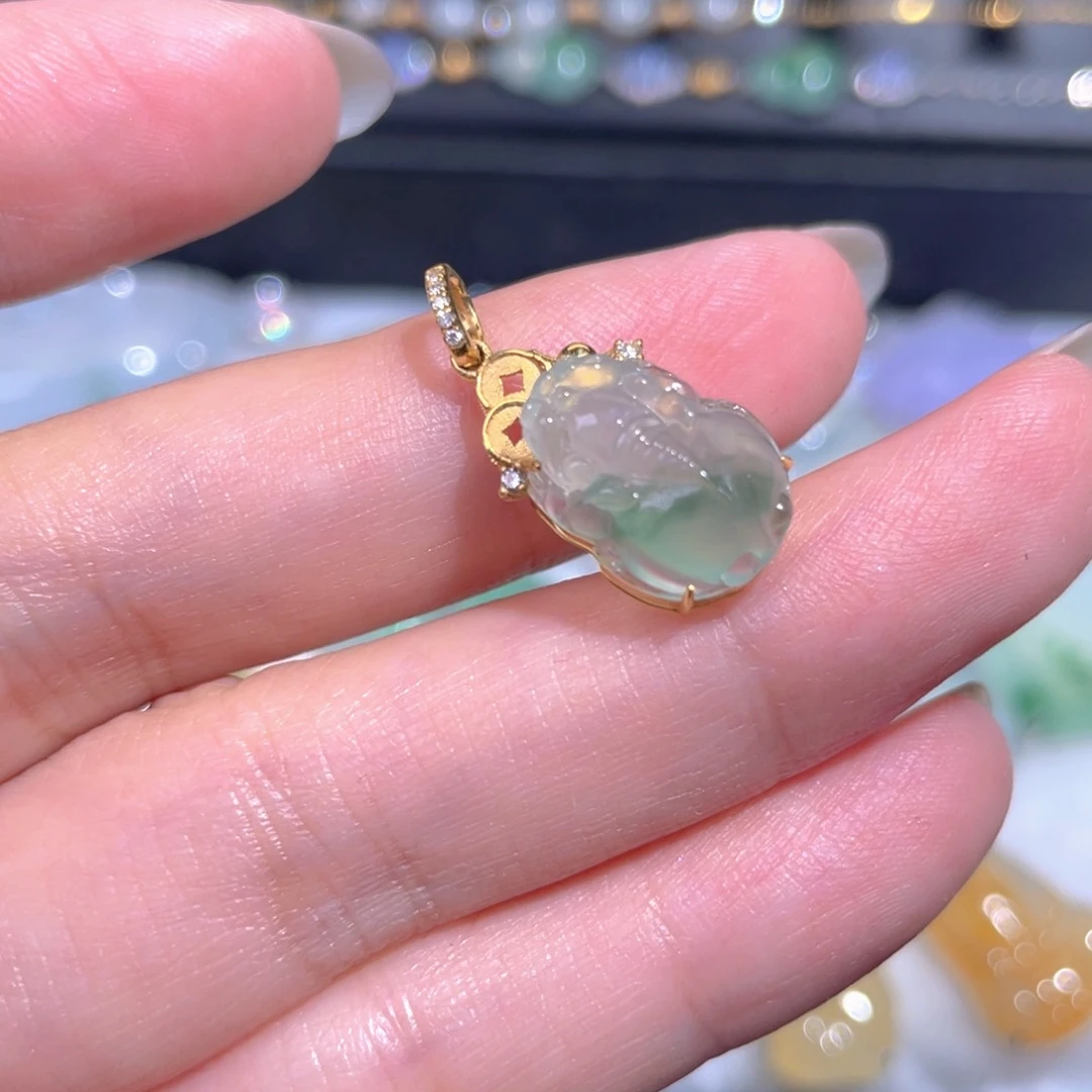 颈饰18K金镶嵌翡翠翡翠