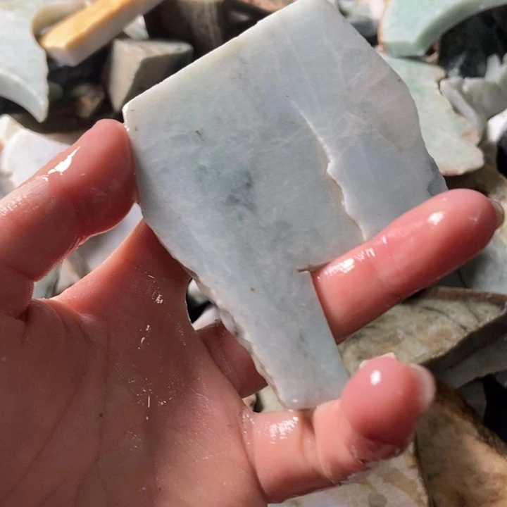 翡翠颈饰未镶嵌天然翡翠