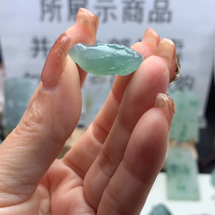 定制翡翠未镶嵌天然翡翠