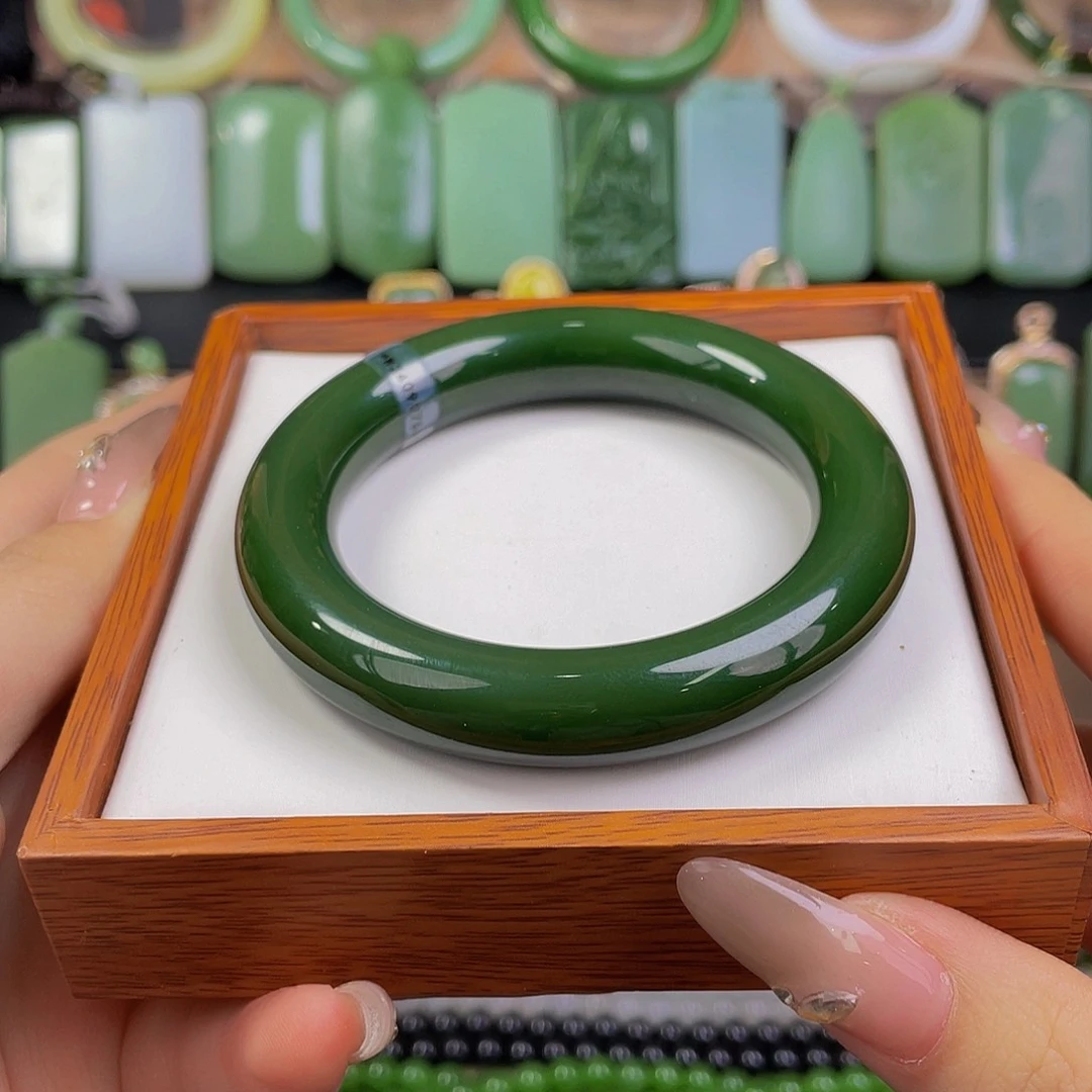 未镶嵌手镯和田玉·碧玉手镯