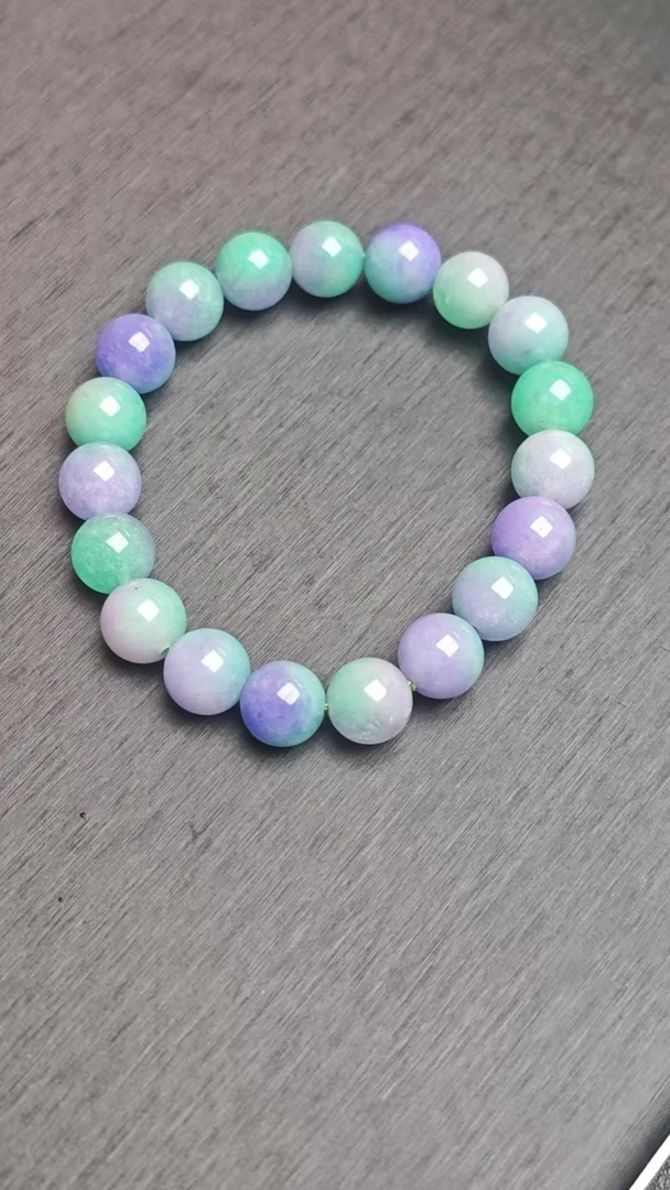 YY5翡翠手串【邂逅翡翠高冰手串，冰透绿意，开启浪漫时光】手串