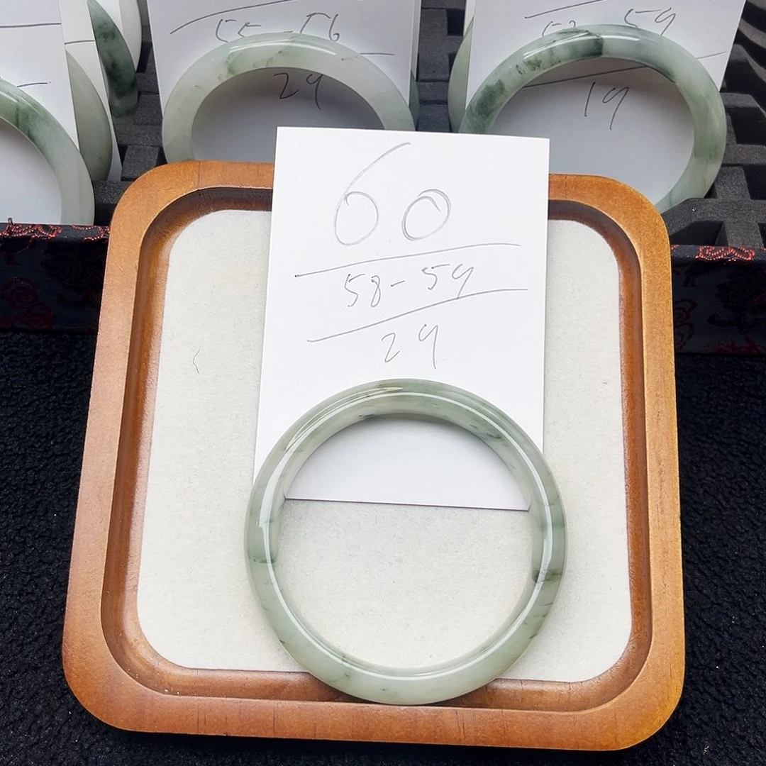 石英质玉未镶嵌手镯60