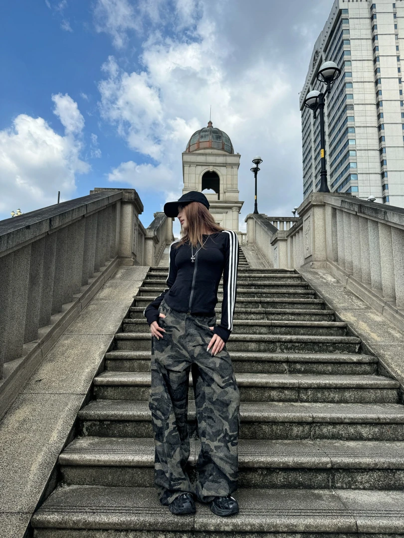 Betty |【CPO6028】迷彩个性工装设计感牛仔裤弯刀裤