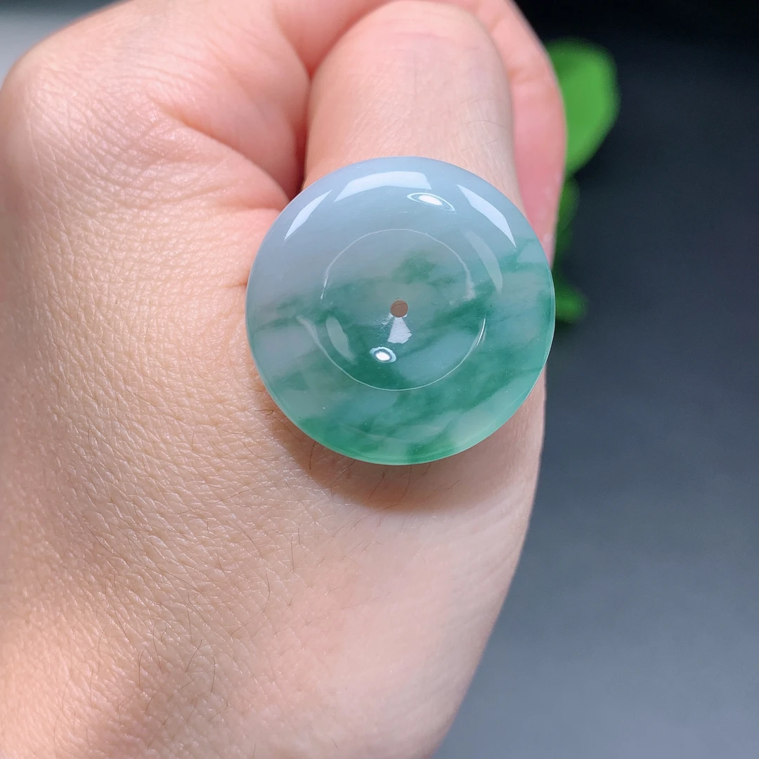 冰种冰飘绿平安扣吊坠、缅甸天然A货翡翠、尺寸：24.9-5.8mm