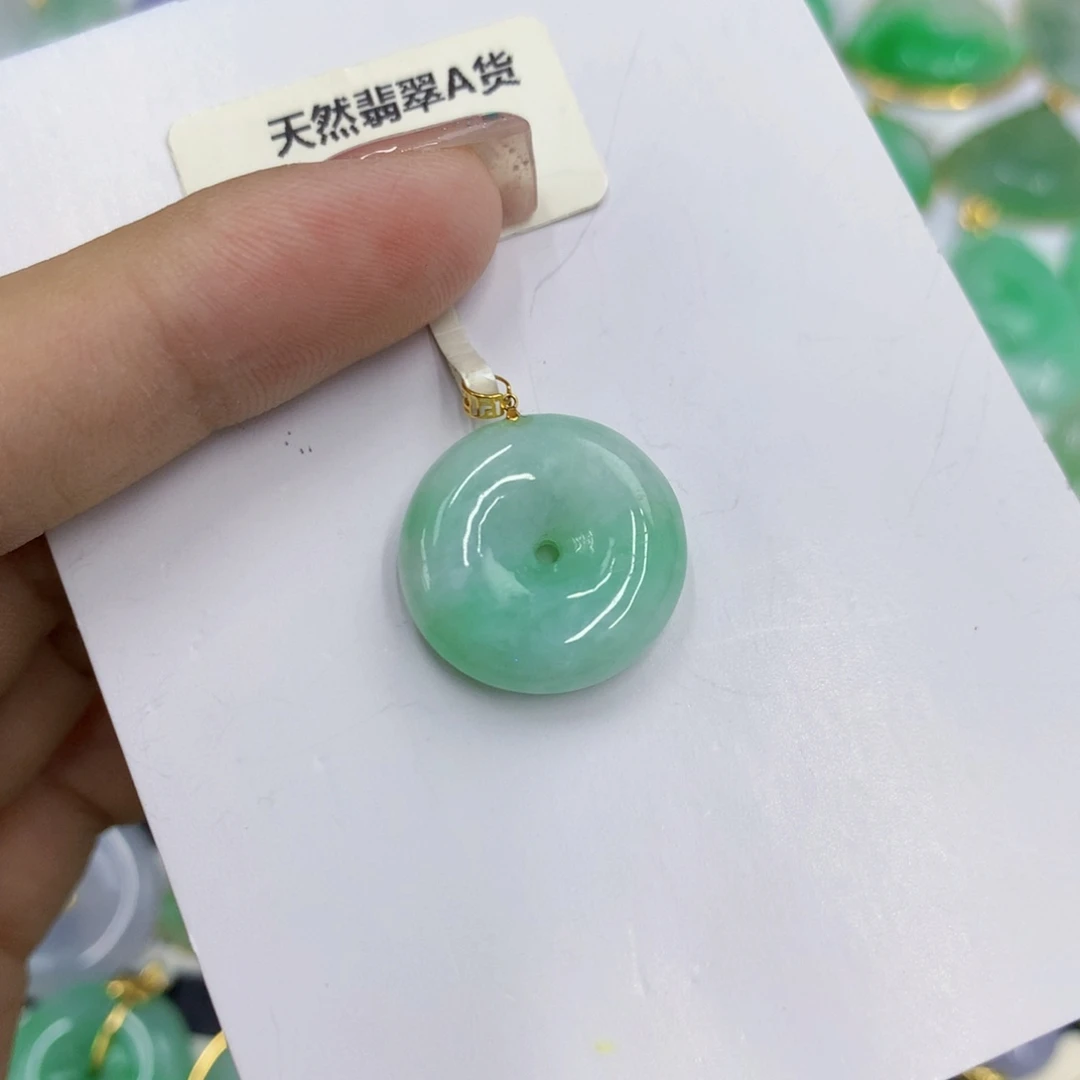 颈饰18K金镶嵌翡翠翡翠