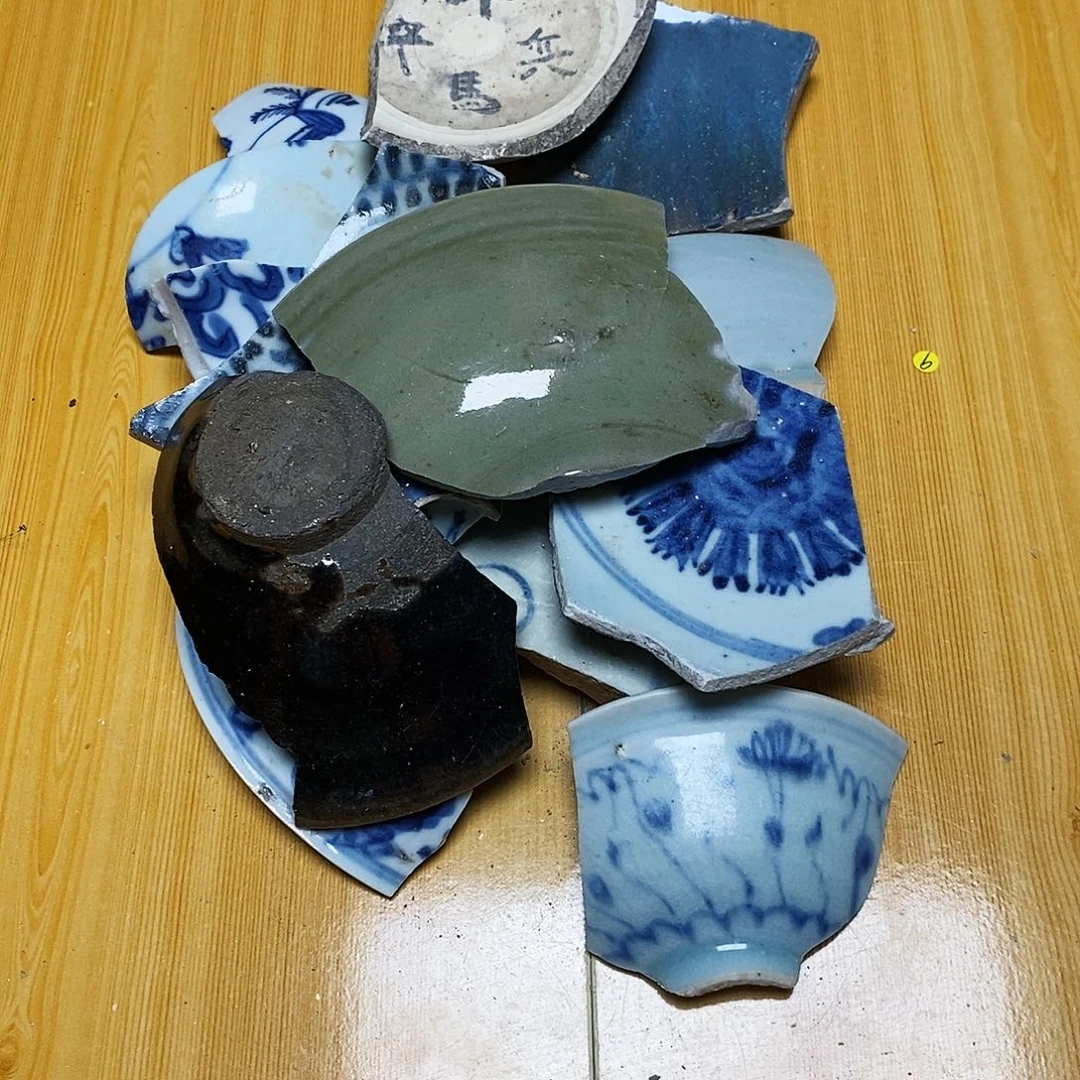 金铜精品瓷片标本10