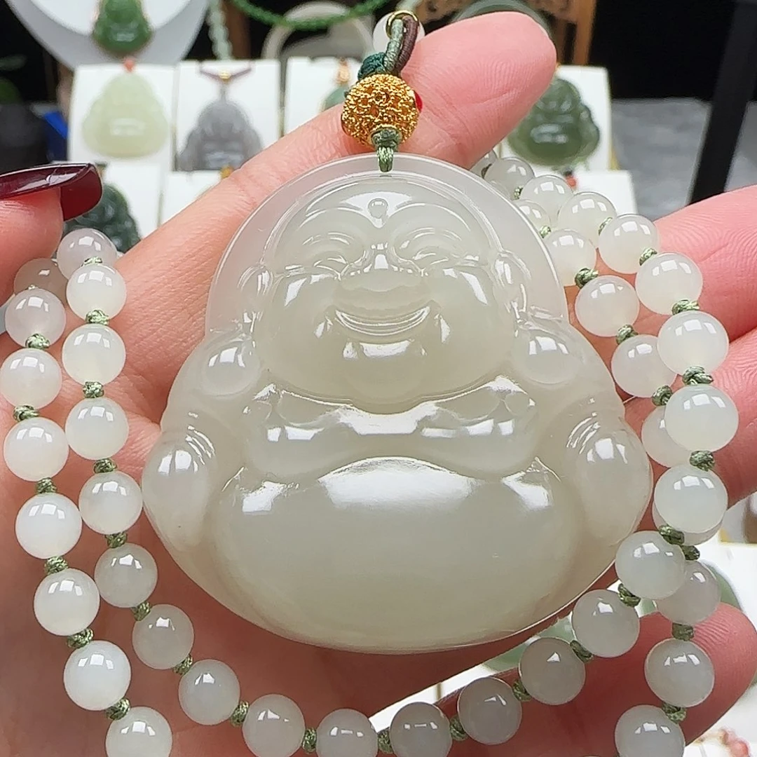 和田玉颈饰足金镶嵌