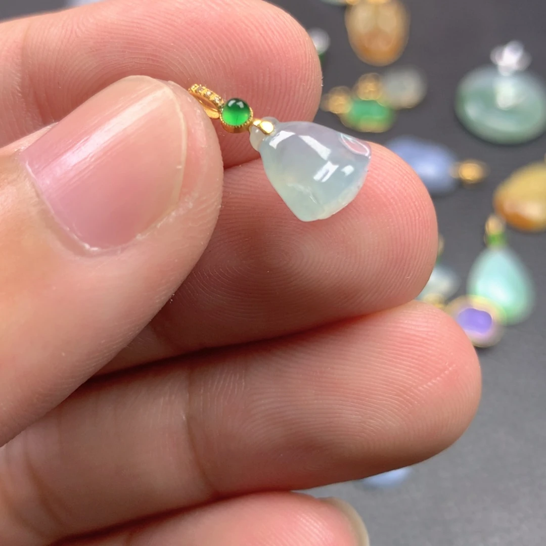 【闪购商品】颈饰18K金镶嵌翡翠翡翠