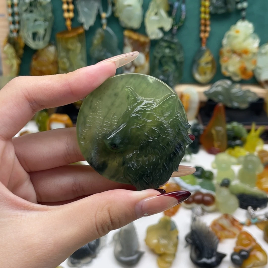 蛇纹石玉颈饰未镶嵌