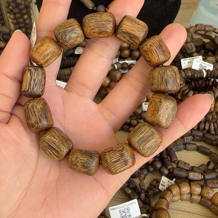 沉香手串芬陆河多样性发货一条卡13-18克