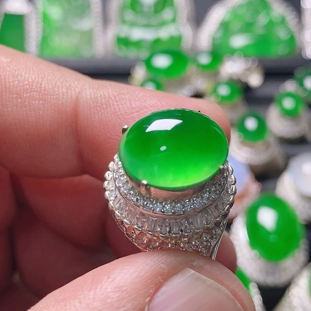 翡翠未镶嵌颈饰