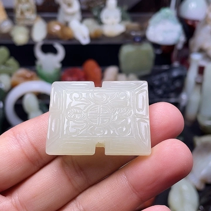 和田玉（糖玉）未镶嵌颈饰