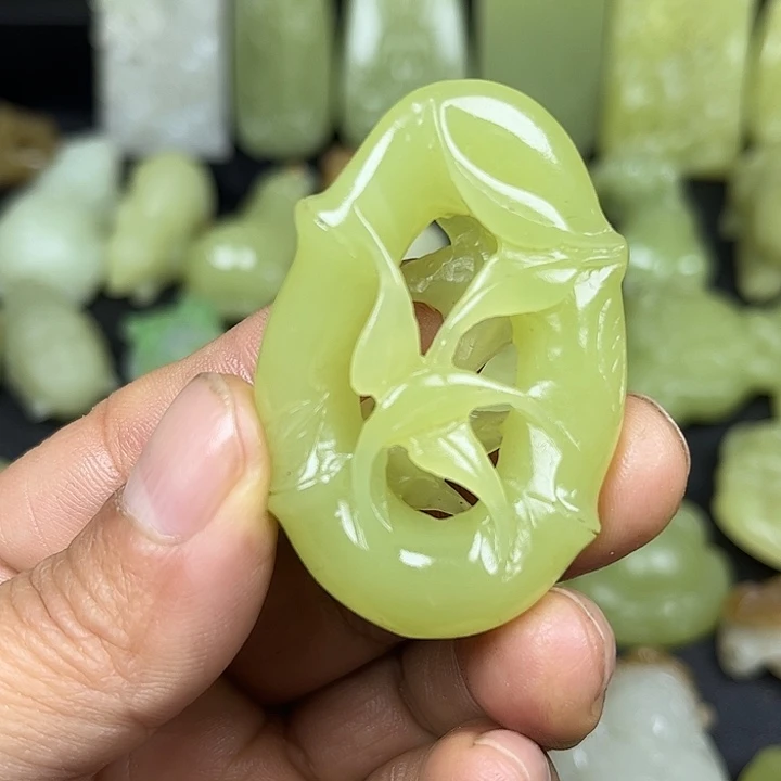 和田玉（糖玉）未镶嵌颈饰
