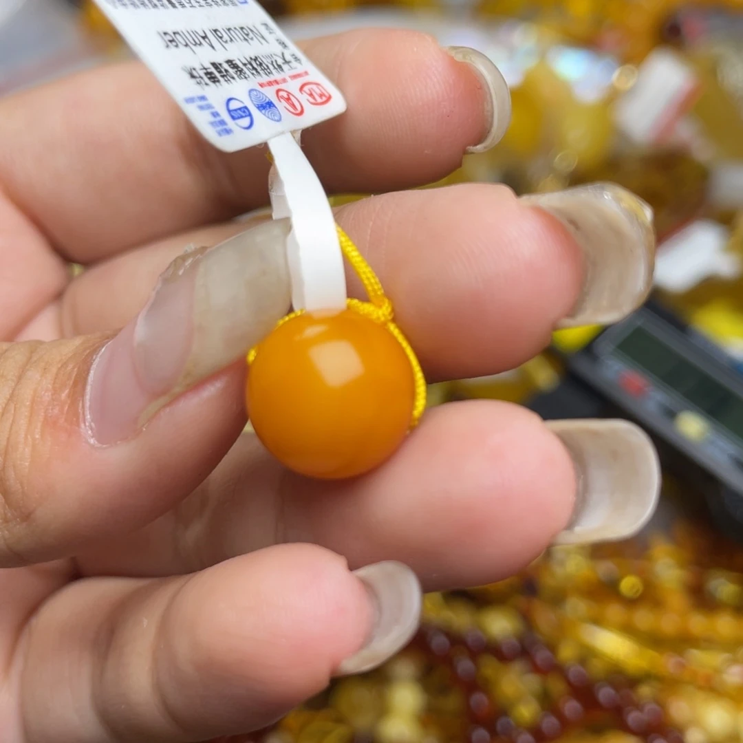 未镶嵌琥珀珠宝奇石