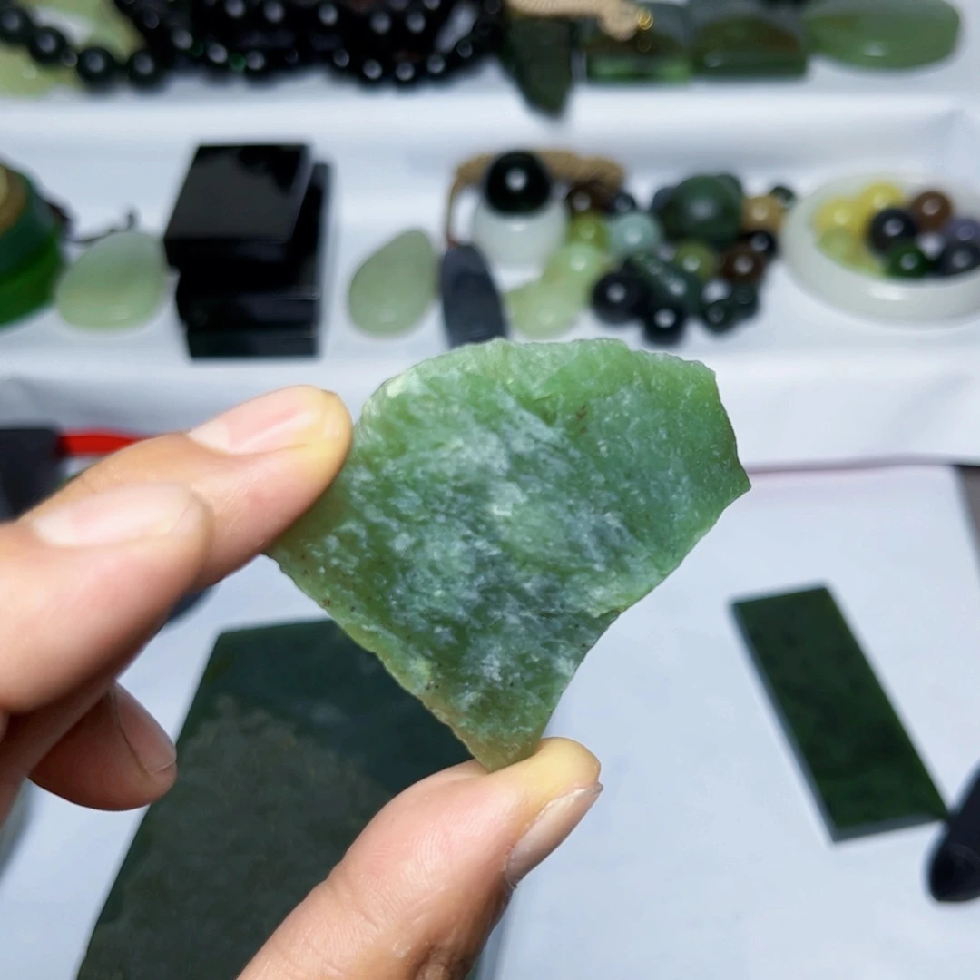 和田玉未镶嵌珠宝半成品