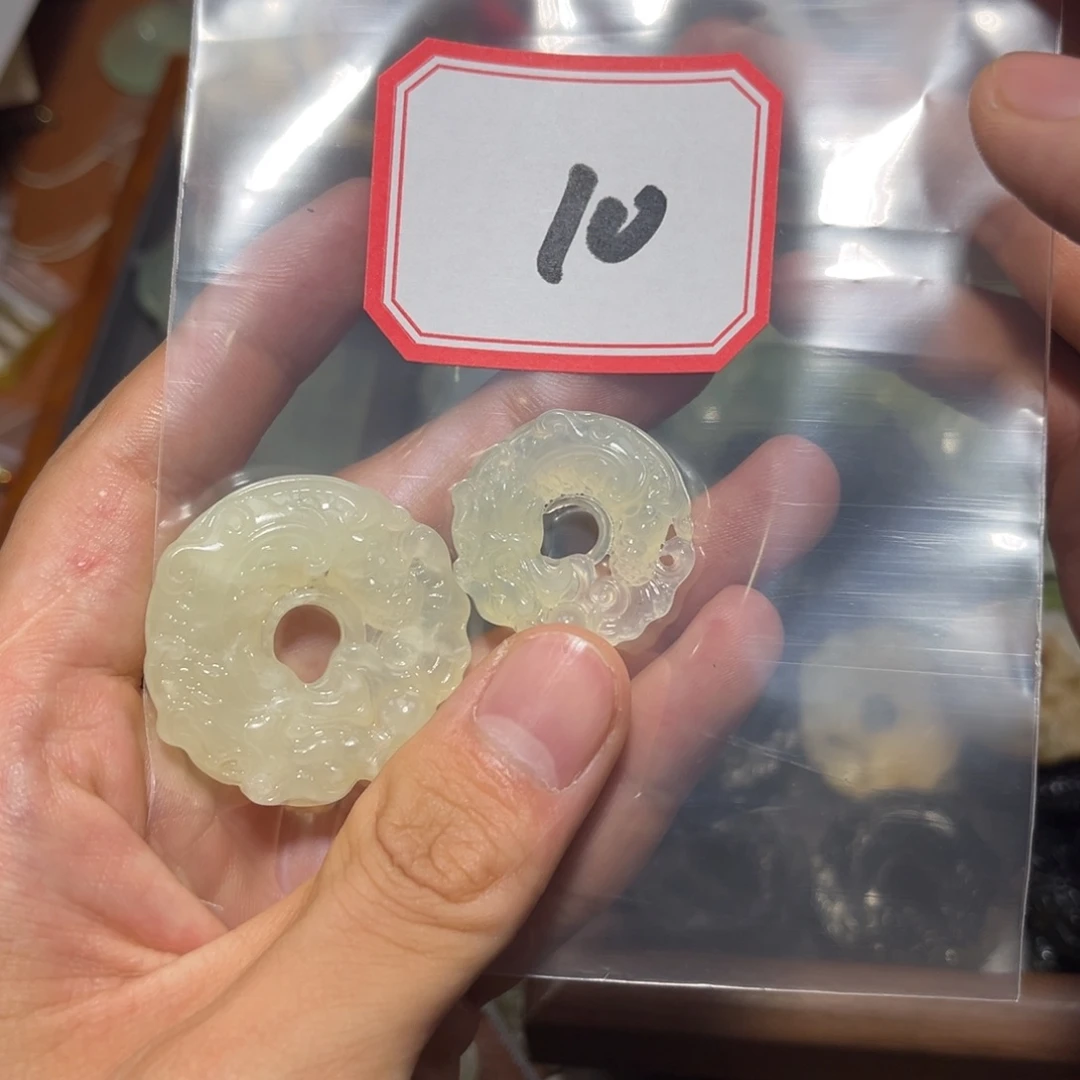 彬***蛇纹石玉合金颈饰