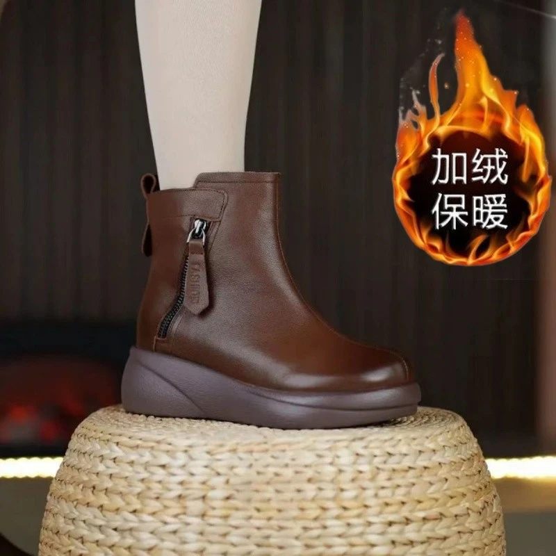 冬季加绒棉鞋洋气女靴妈妈短靴厚底软底休闲中年女士皮靴保暖靴女