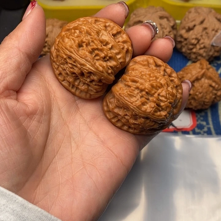 吊坠桃核白狮子44全品