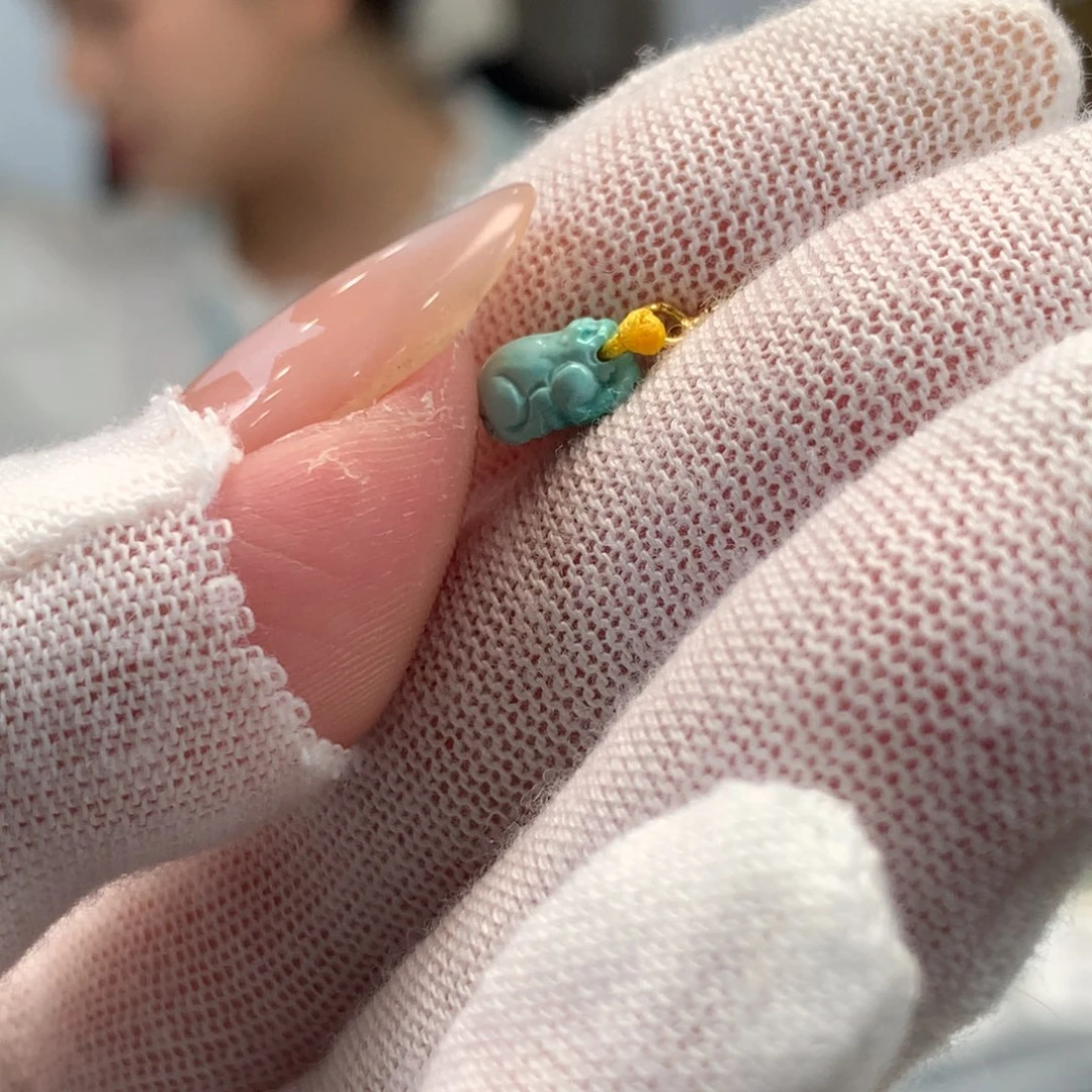 绿松石未镶嵌挂件