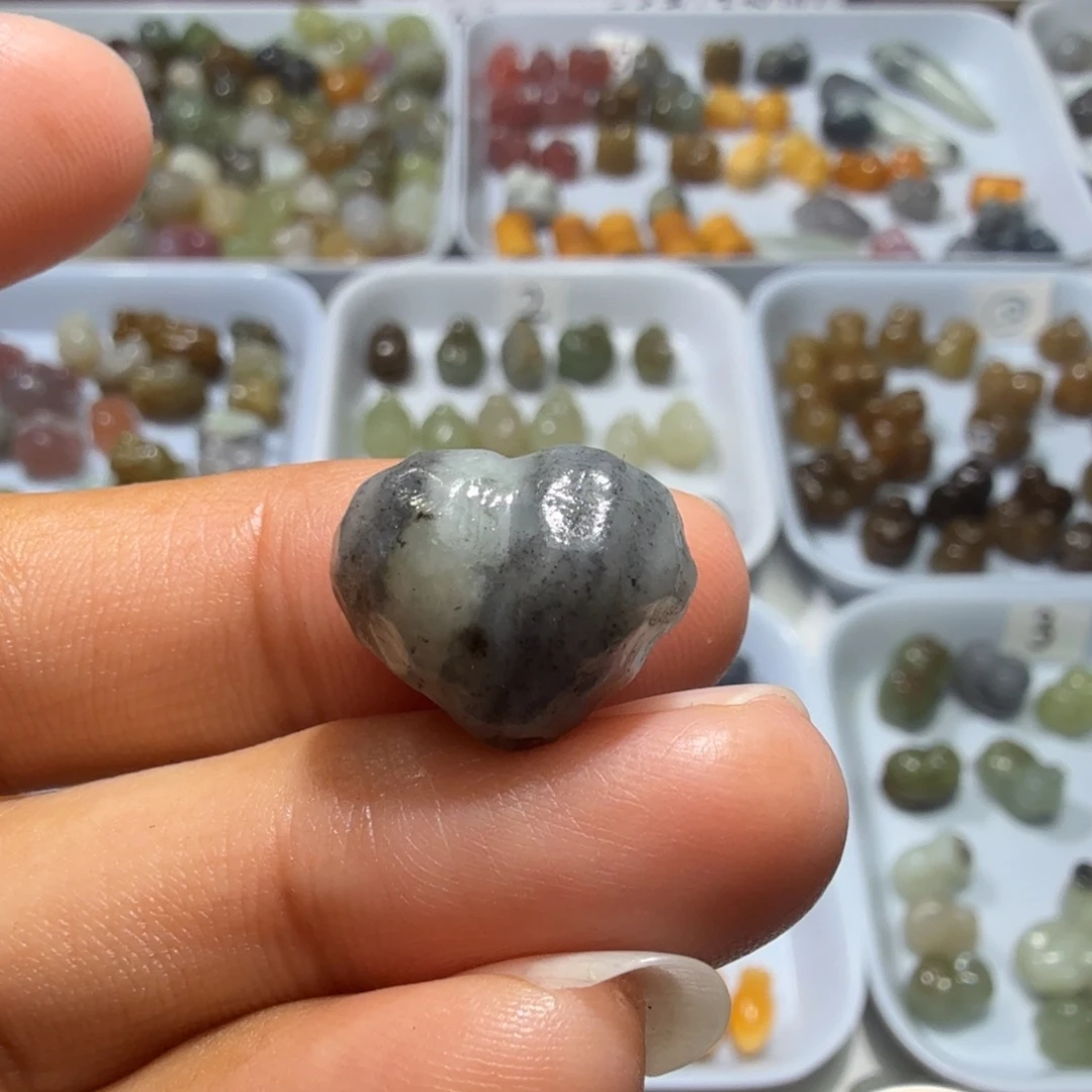 和田玉未镶嵌珠宝奇石