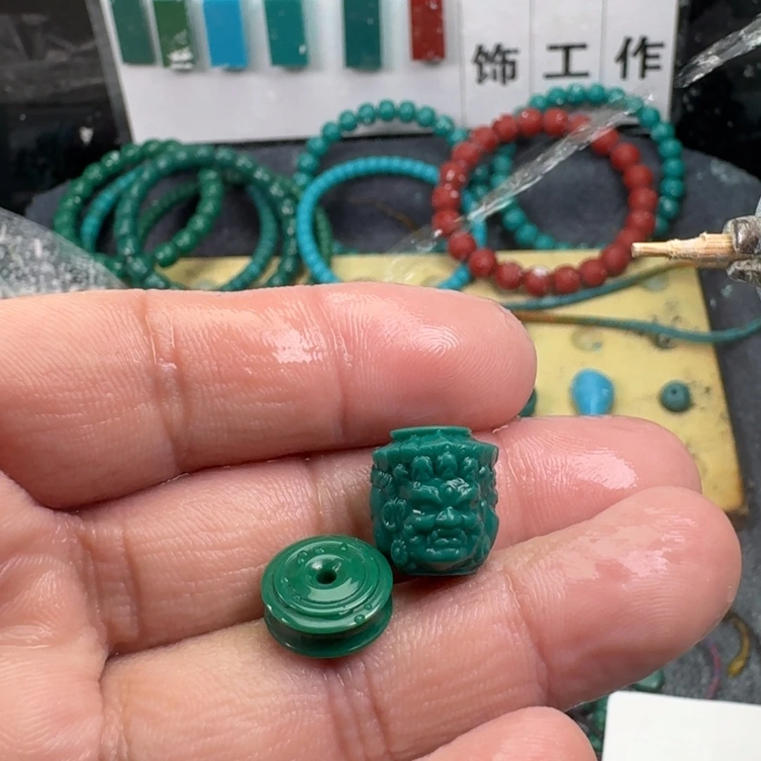 籽***年玻璃颈饰三圣同色10车轮2.0孔