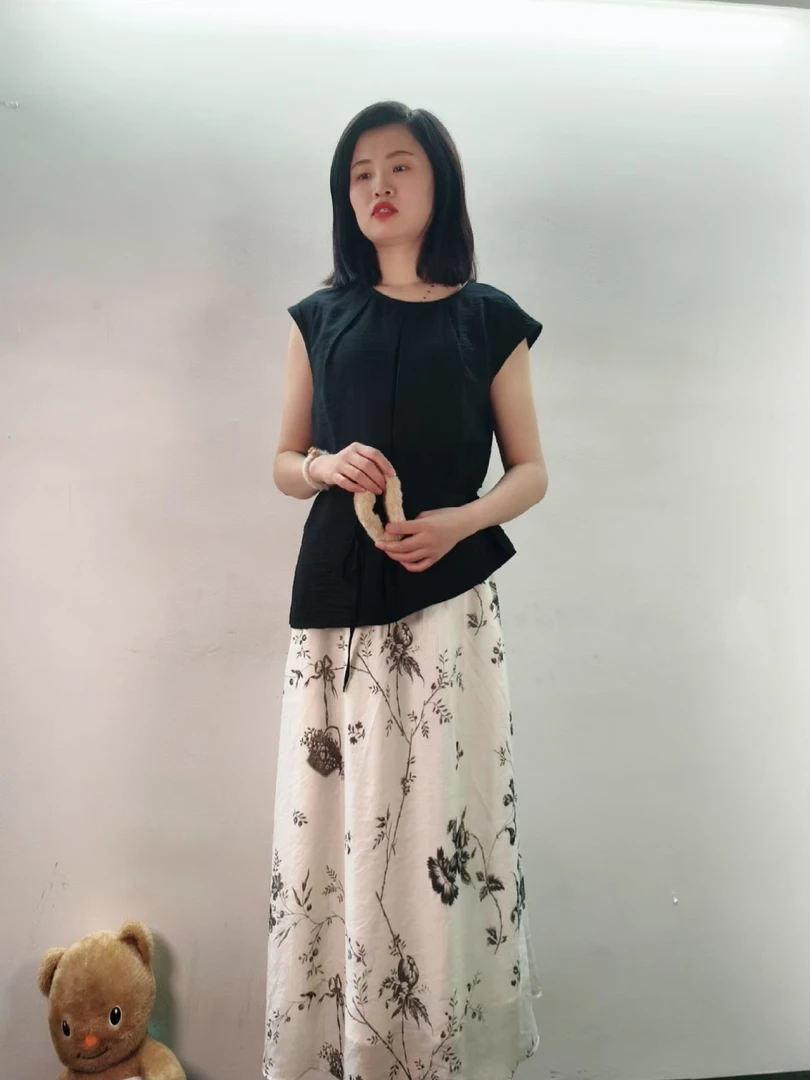 W225 两件套套裙 该链接默认微瑕 无运费险 接受不了勿拍