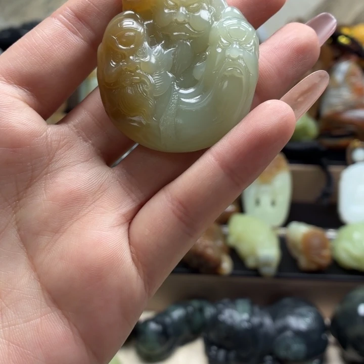 和田玉（糖玉）未镶嵌颈饰