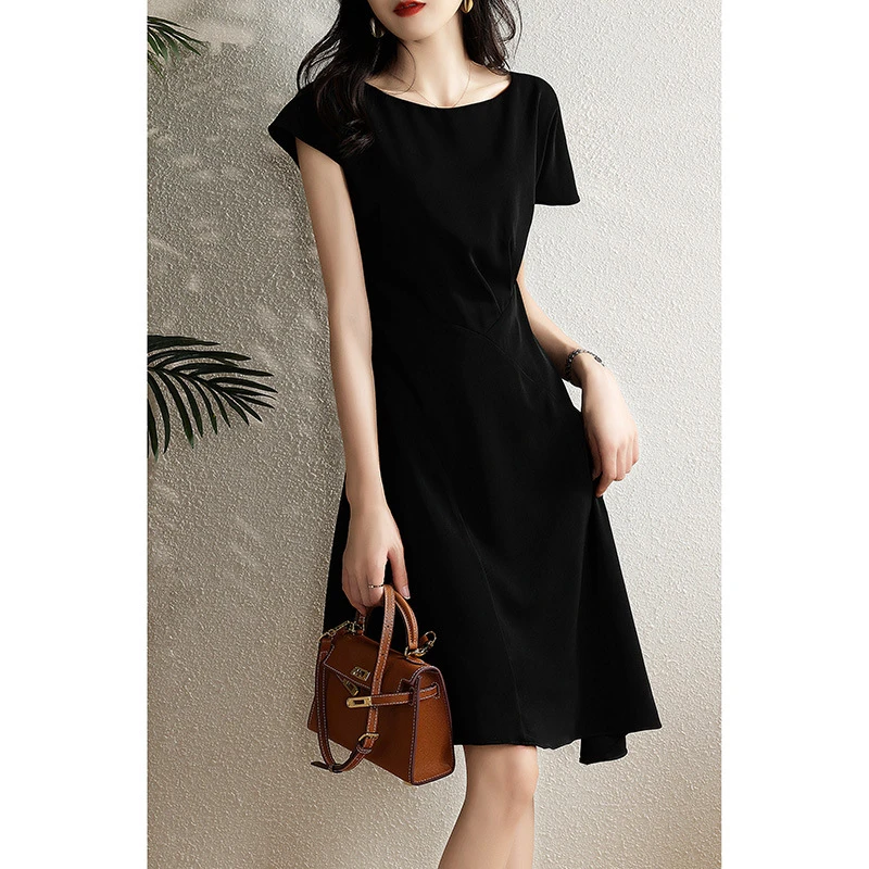 2025新款黑色连衣裙轻熟风高端气质法式复古优雅收腰中长裙女2752