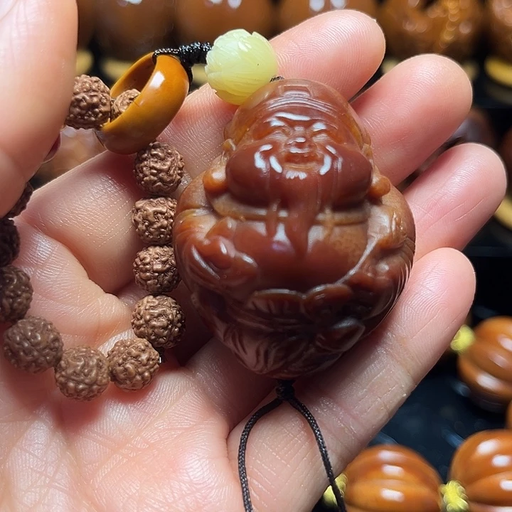 橄榄核手串/手链财神一个，玉华
