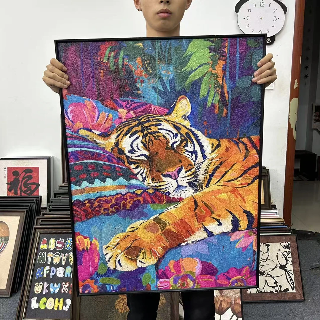 现代艺术彩绘老虎大幅客厅落地装饰画多巴胺风格6080