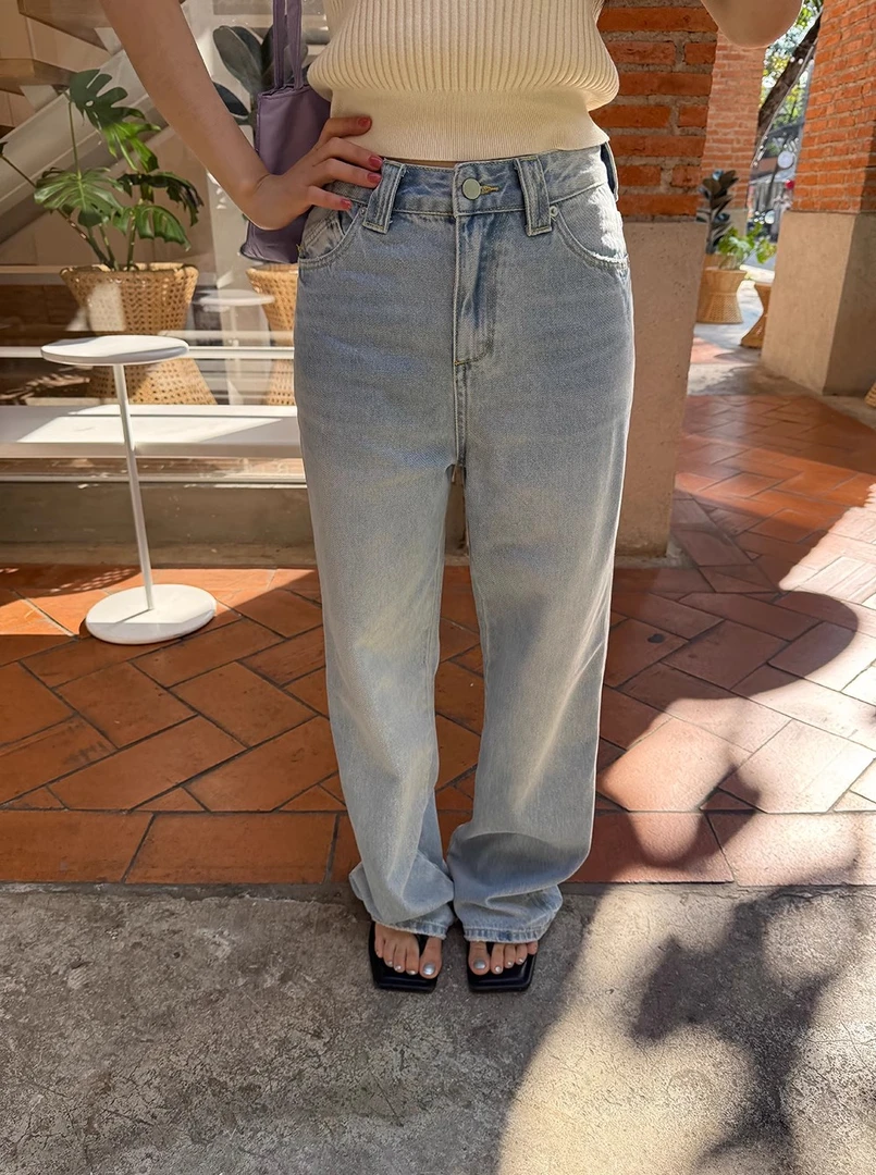 ONEXH·2025年春季百搭韩系洗水浅蓝色直筒牛仔裤女高腰显瘦长裤