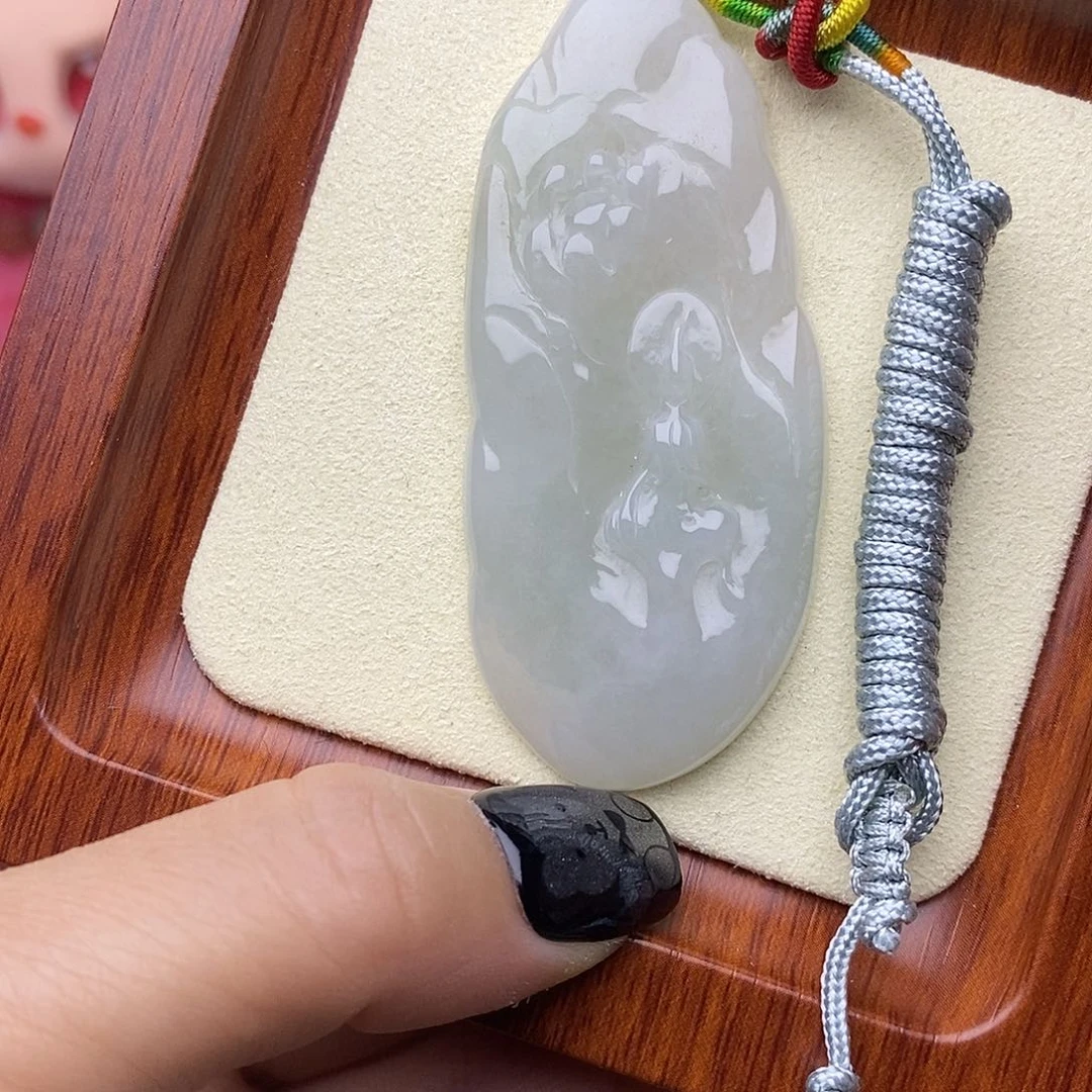 翡翠未镶嵌颈饰无相观音