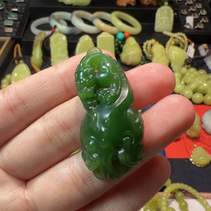 和田玉（碧玉）颈饰未镶嵌