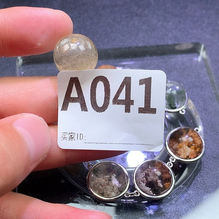 未镶嵌颈饰水晶y****s