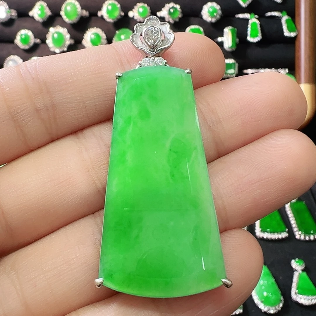 吊坠(不含链)18K金镶嵌翡翠