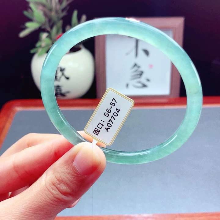 翡翠未镶嵌手镯圆镯