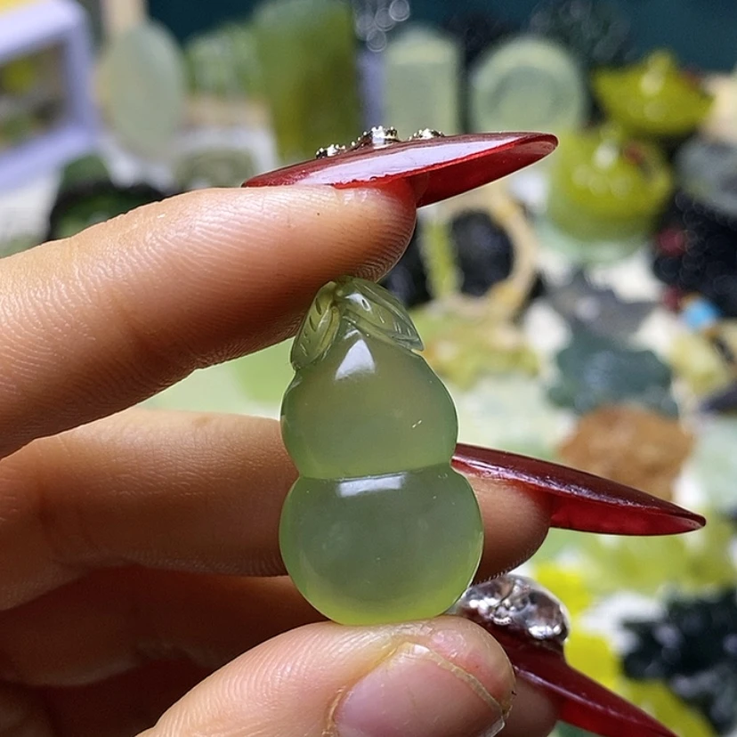 【闪购商品】蛇纹石玉颈饰未镶嵌