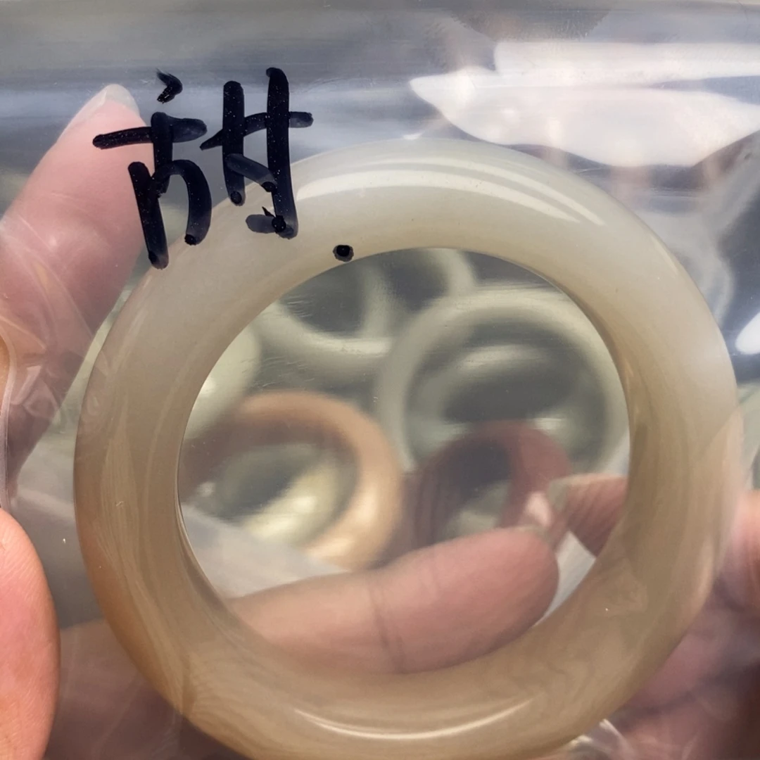 石英质玉手镯未镶嵌燚*