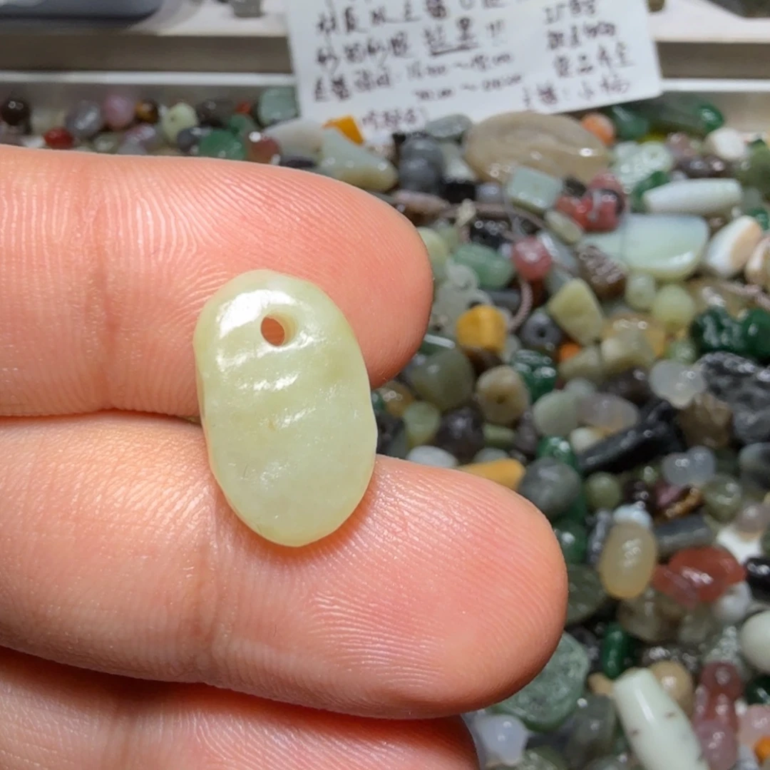 和田玉未镶嵌珠宝半成品