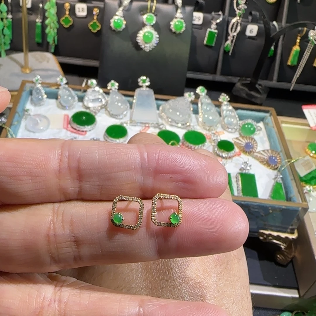 翡翠18K金镶嵌颈饰耳钉