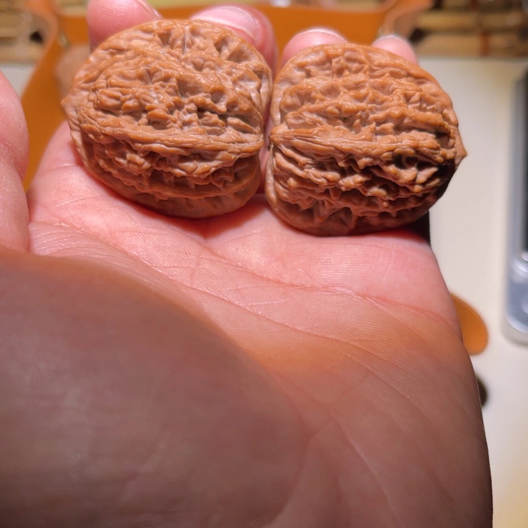 笙***桉文玩核桃把件虎头