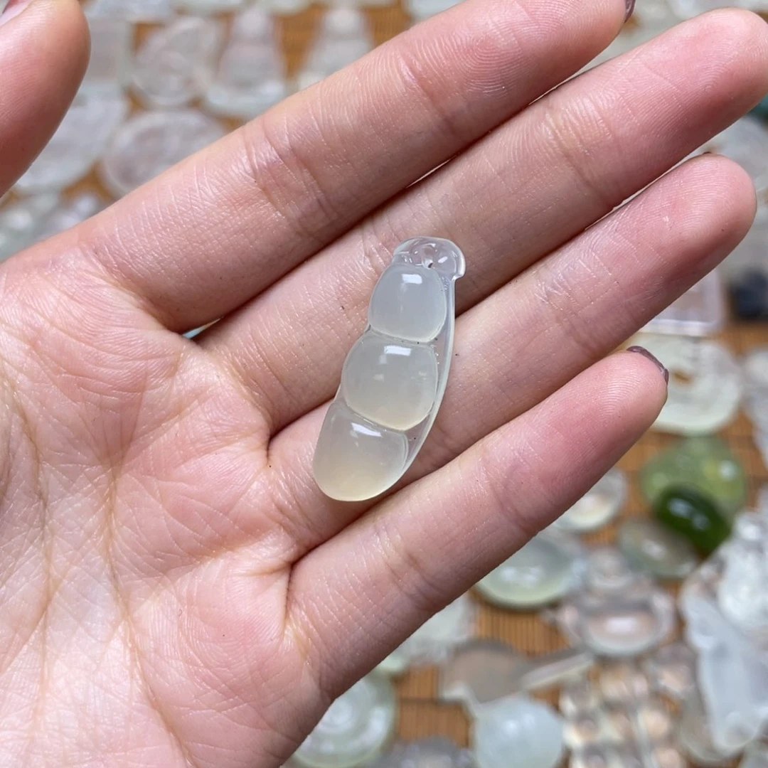 未镶嵌蛇纹石玉颈饰