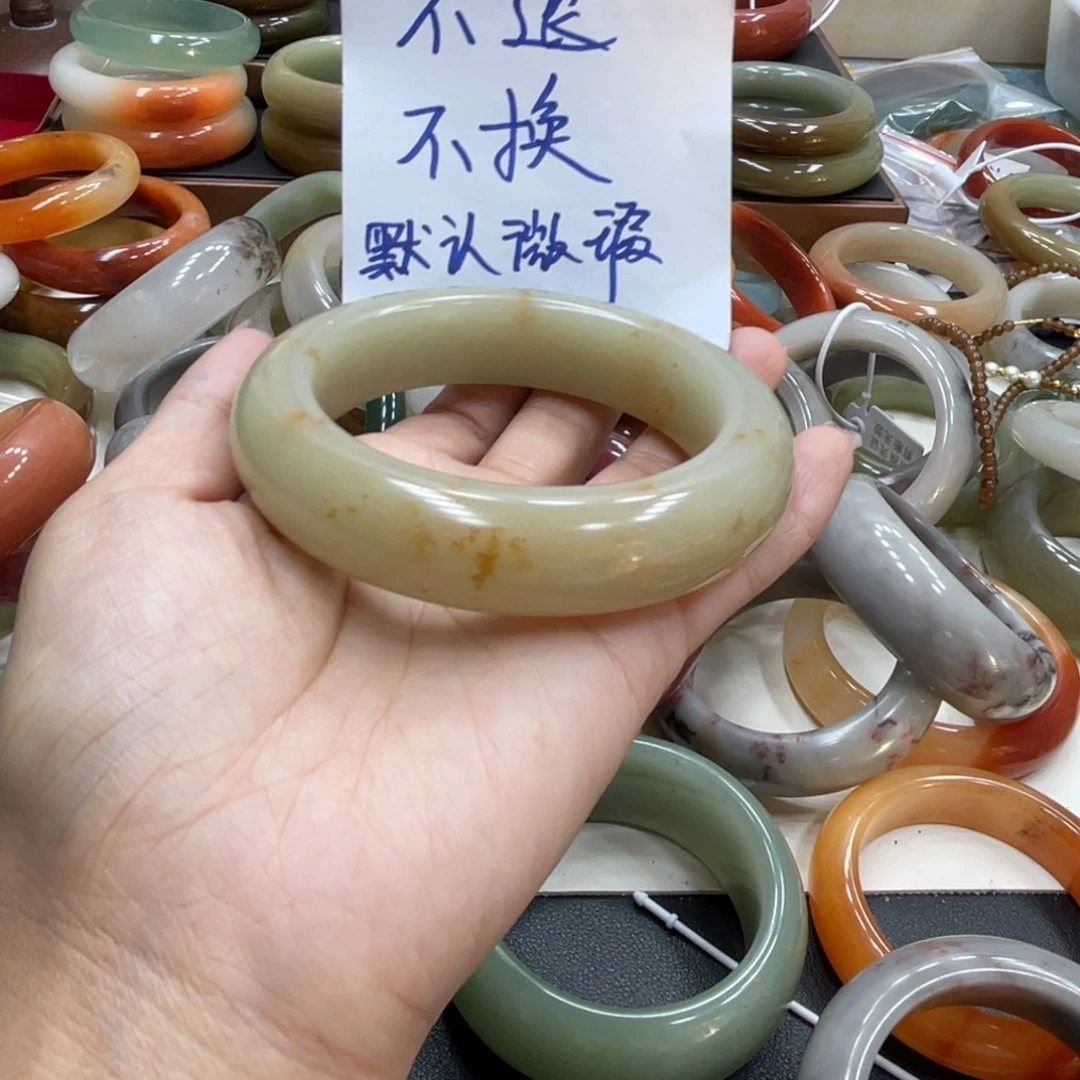 石英岩玉未镶嵌珠宝奇石