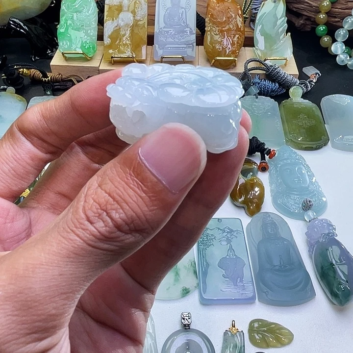 颈饰未镶嵌翡翠翡翠口含珠貔貅